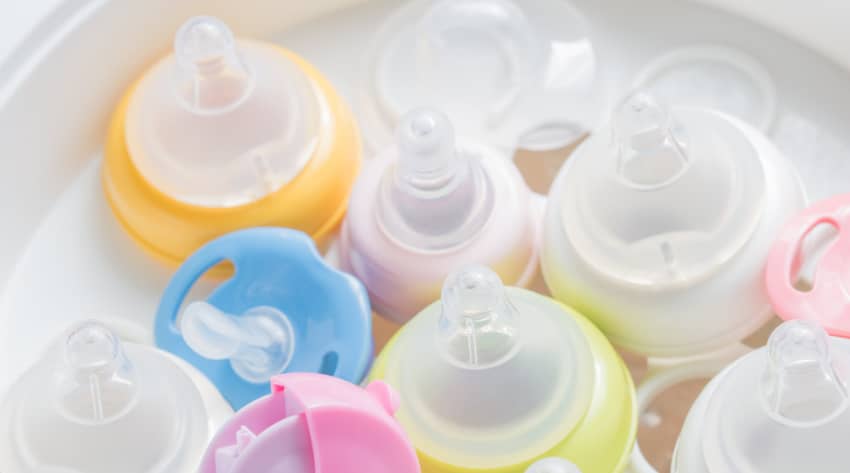 Baby feeding equipment: bottles and teats